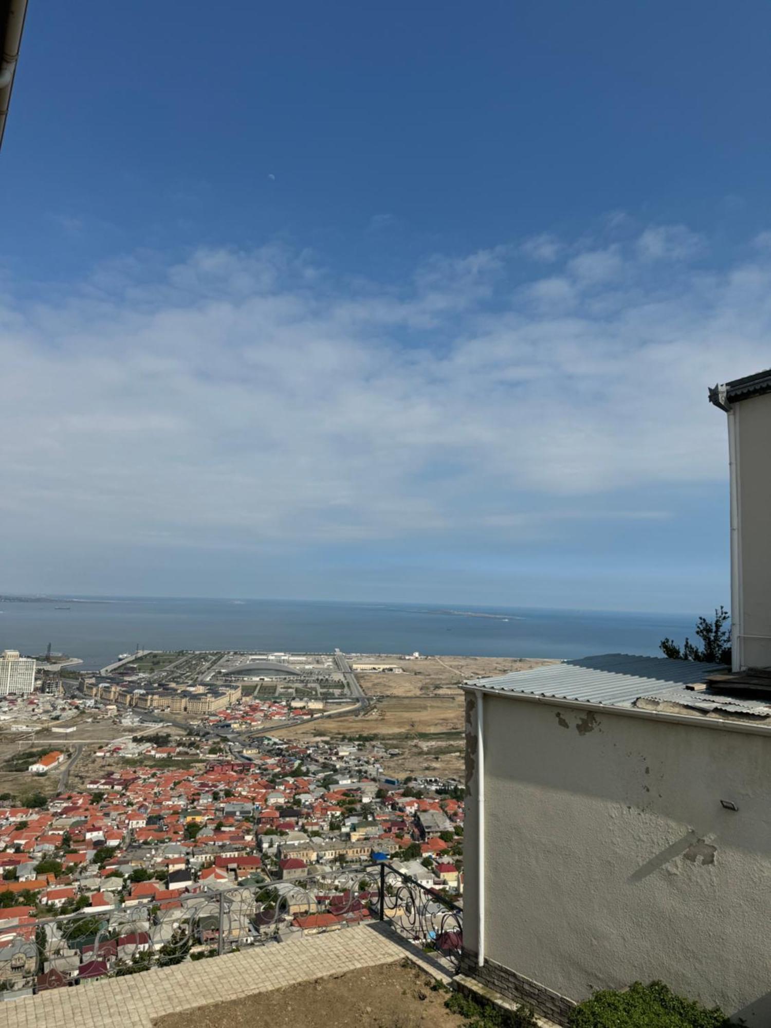 Homestay Double Bedroom With Stunning Sea View At Our Baku